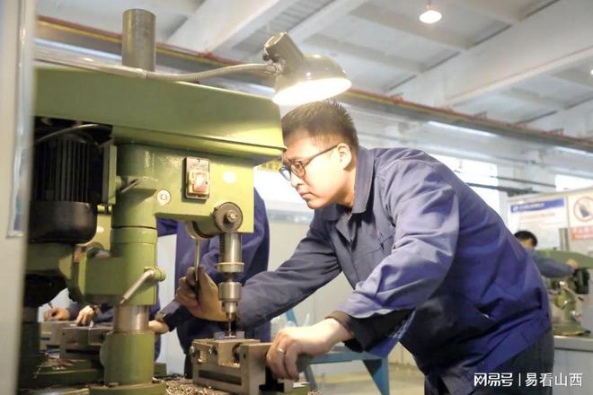 博鱼体育登录入口能工巧匠 赛场争锋；晋西集团第八届职业技能竞赛纪实(图2)